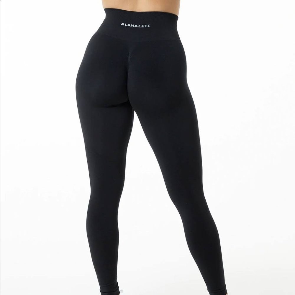 Alphalete Amplify NEW never worn BLACK XS/S leggings (S fits like an XS)